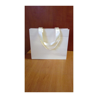 Paper bag with satin handle